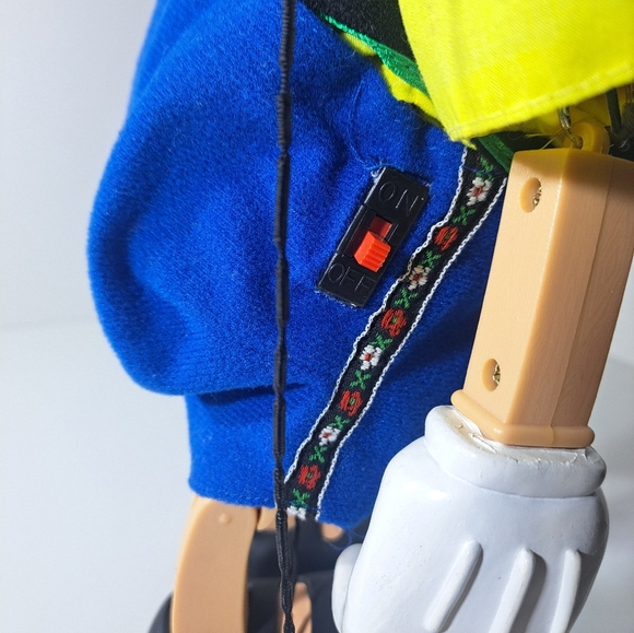 Vintage Pinocchio String Puppet - Picture 4 of 8